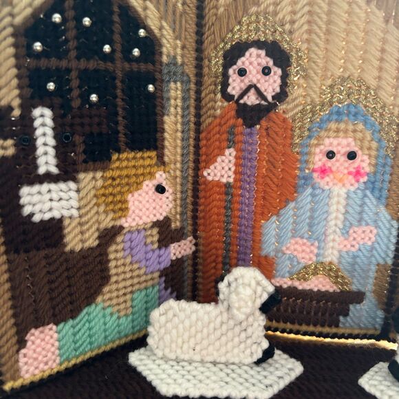 Nativity Triptych The First Christmas Mantle Sitter Plastic Canvas Completed Kit - Picture 2 of 8